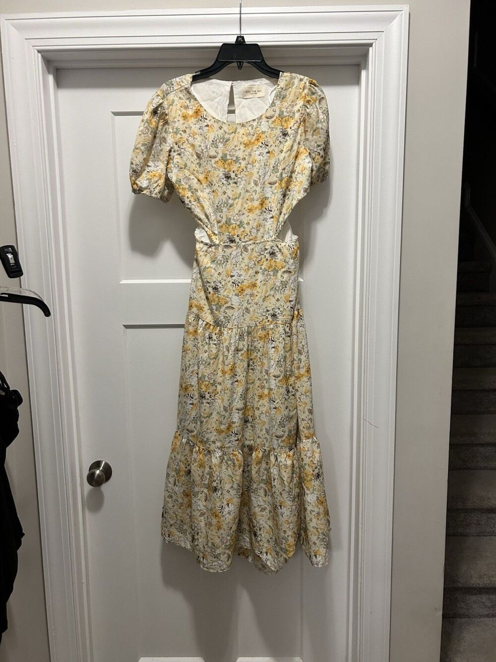 Kiss The Sky Tiered Maxi Dress Puff Sleeve Open Back Cutout Ditsy Floral Size M